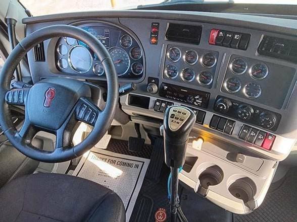 2021 Kenworth T880 image 5