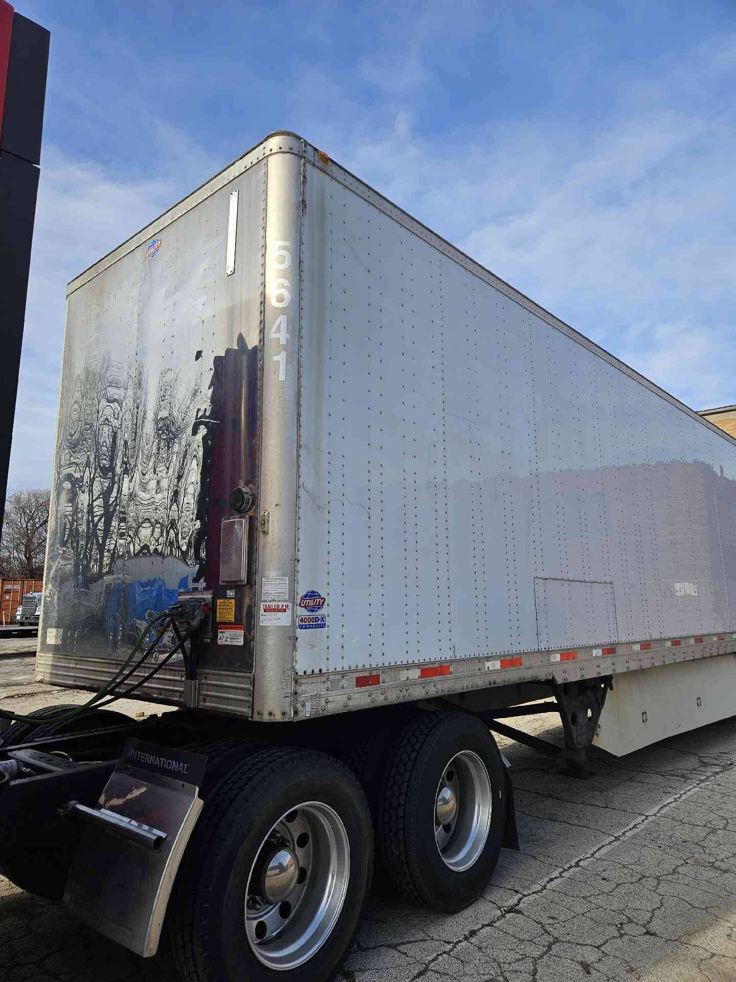 2016 Utility 4000D-X image 6