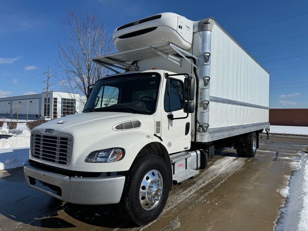 Used 2019 FREIGHTLINER Reefer/Refrigerated Truck, Catering Truck - Food Truck, Beverage Truck - BUSINESS CLASS M2 For Sale image 3