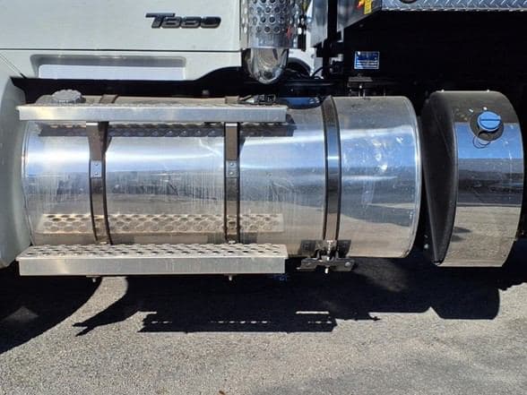 2025 Kenworth T880 image 11