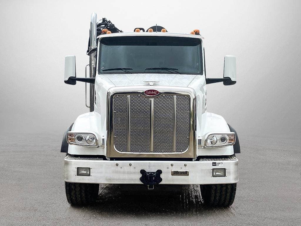2024 Peterbilt 567 image 2