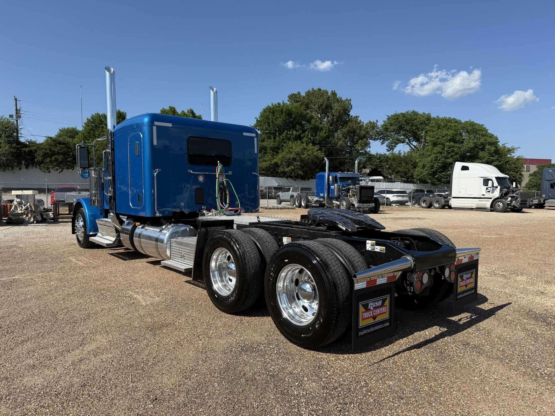 2026 Peterbilt 579 image 3