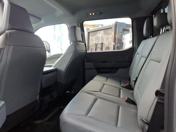 2025 Ford F550 image 18