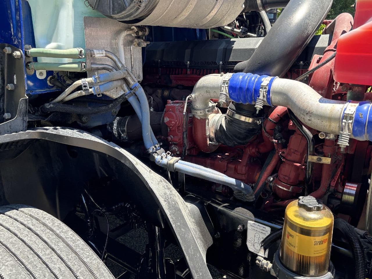 2019 Mack Anthem image 15