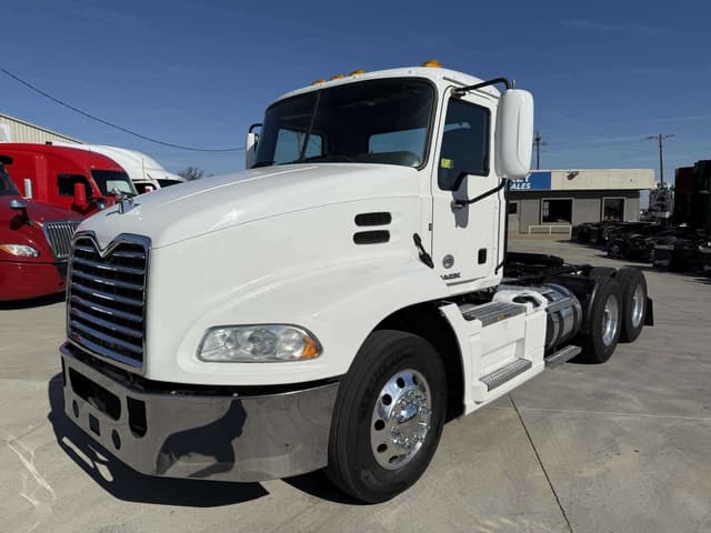 Used 2018 MACK PINNACLE CXU613 Conventional - Day Cab in Amarillo, TX