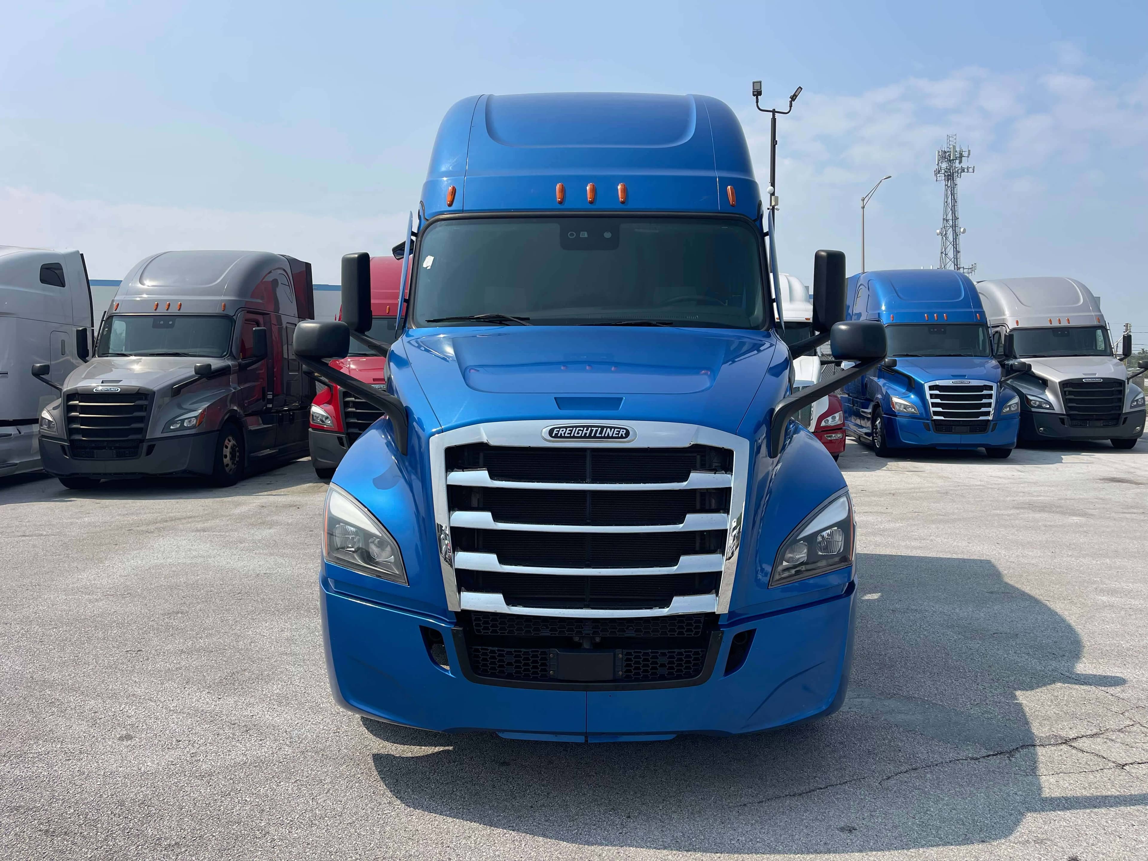 2022 Freightliner Cascadia 126 image 2