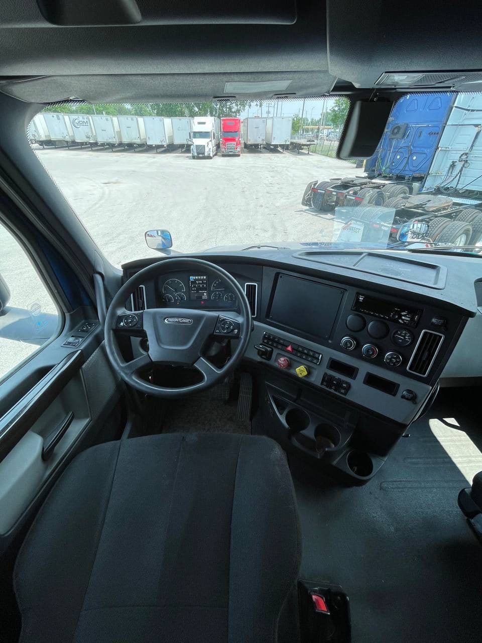 2020 Freightliner Cascadia 126 image 11