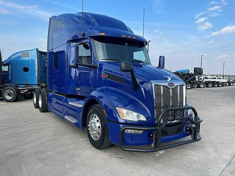 2023 Peterbilt 579 image 4