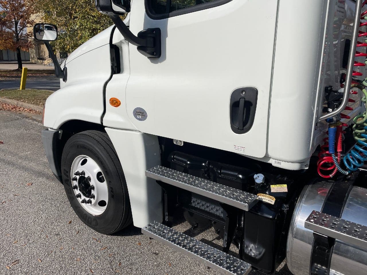 2019 Freightliner Cascadia 125 image 9