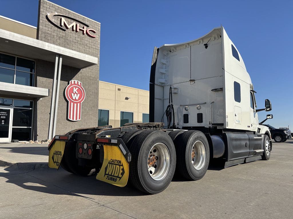 Used 2024 PETERBILT 579 image 17