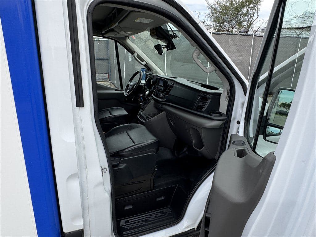 2023 Ford Transit T-350 image 39