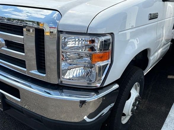 2024 Ford E350 SD image 30