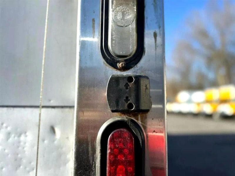 2018 Hino 268 image 12