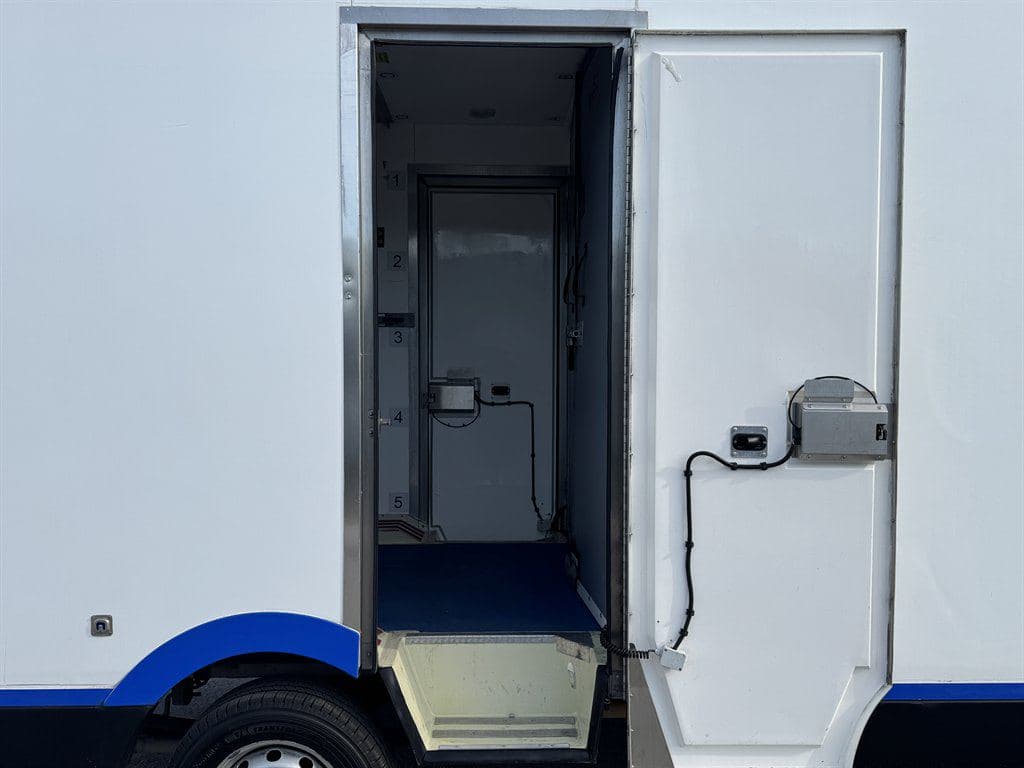 2023 Ford Transit T-350 image 20
