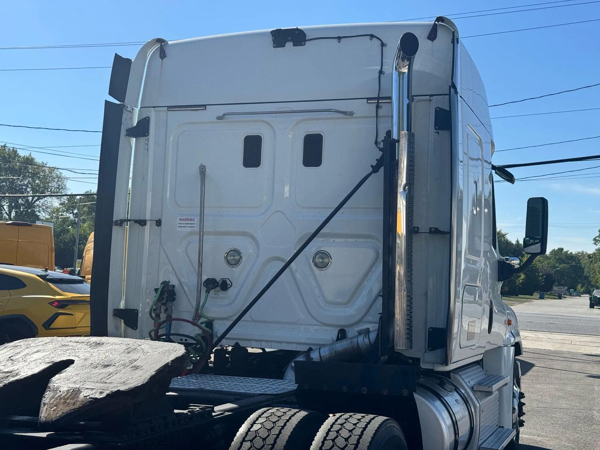 2016 Freightliner Cascadia image 17