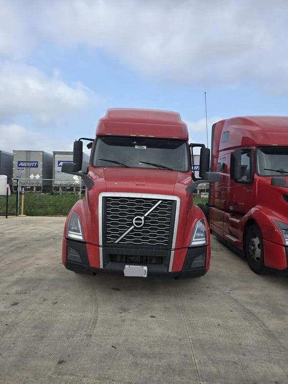 2023 Volvo VNL64T760 image 2