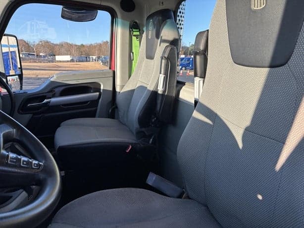 2021 Kenworth T680 image 11