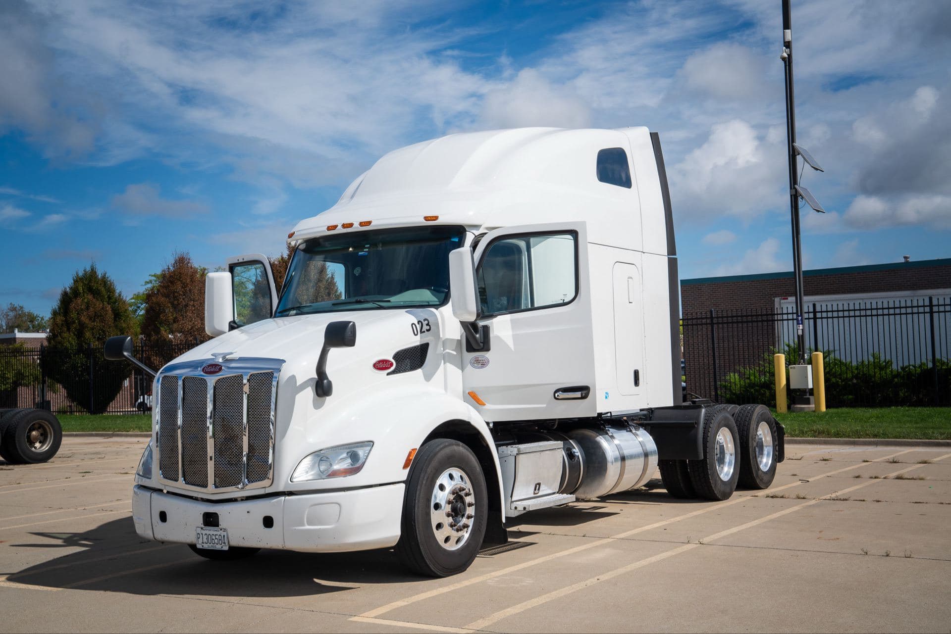 2020 Peterbilt 579 image 8