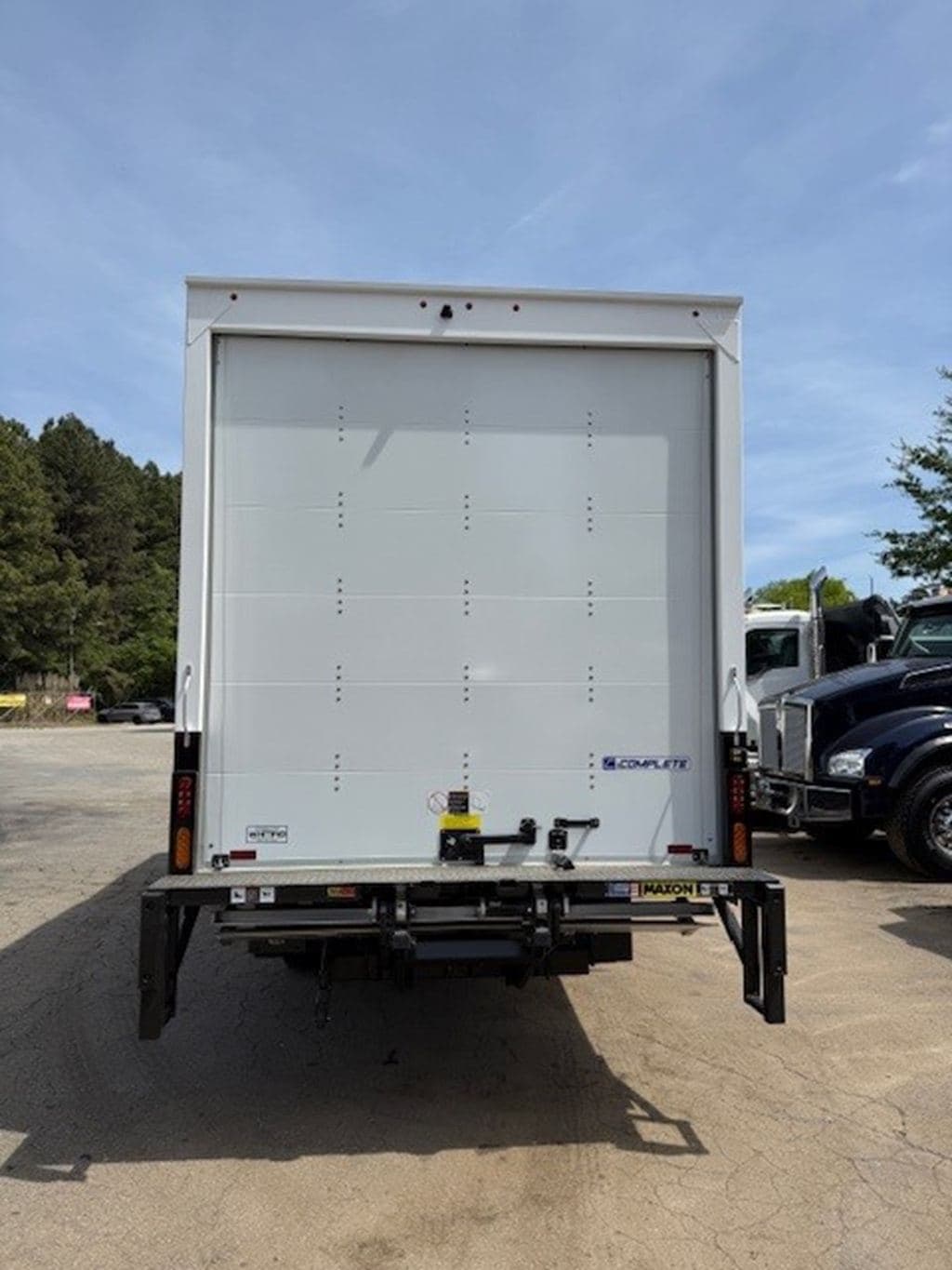 New 2025 ISUZU NRR image 10