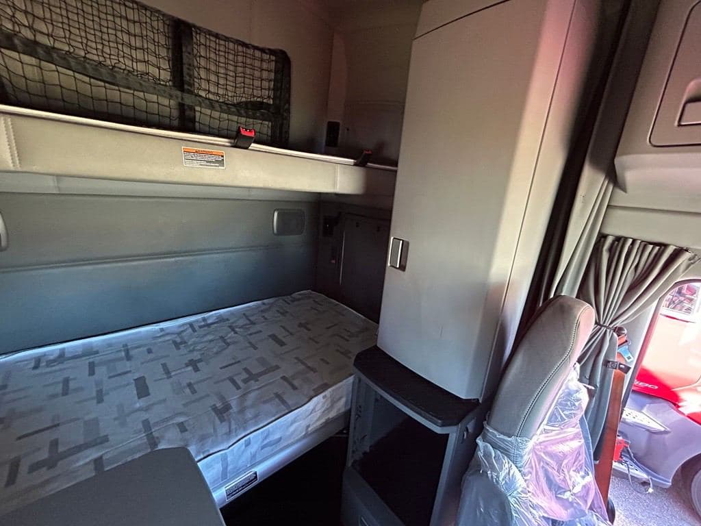 2021 Kenworth T680 STK#612593 image 10