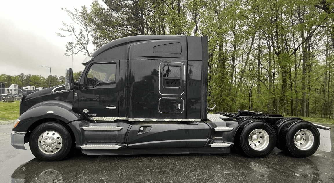 2020 Kenworth T680 image 2