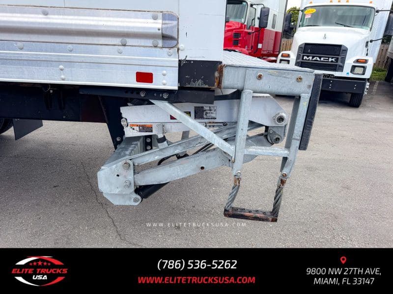 2020 Hino 268 image 27
