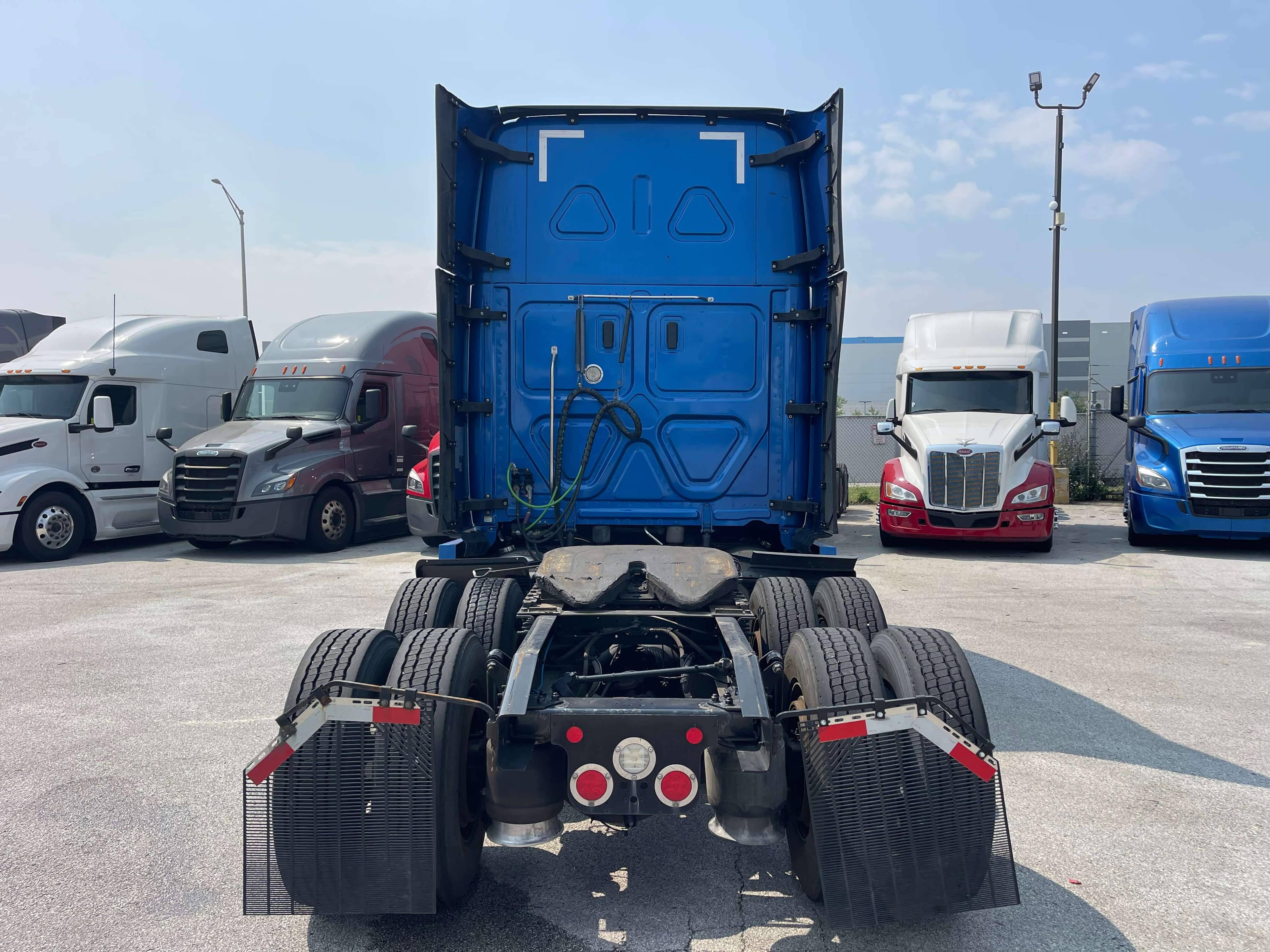 2022 Freightliner Cascadia 126 image 6