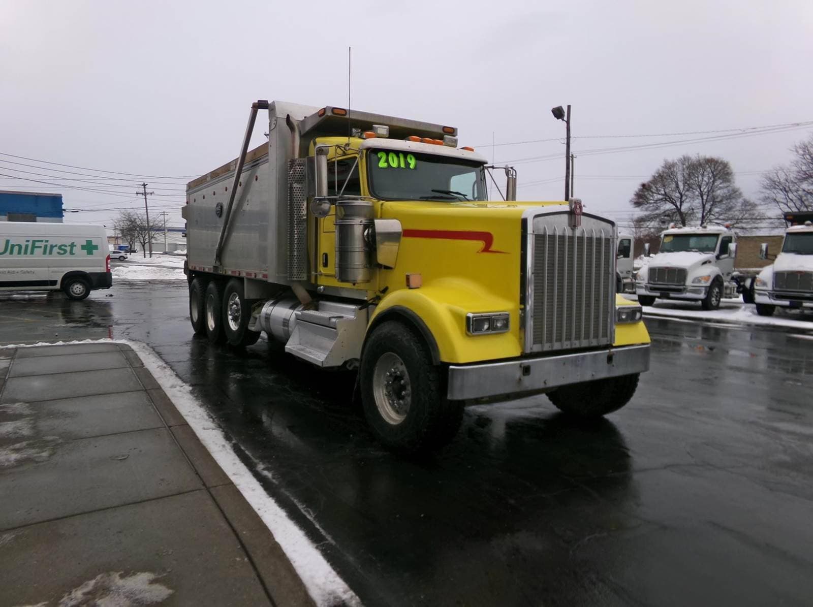 2019 Kenworth W9 Series image 2