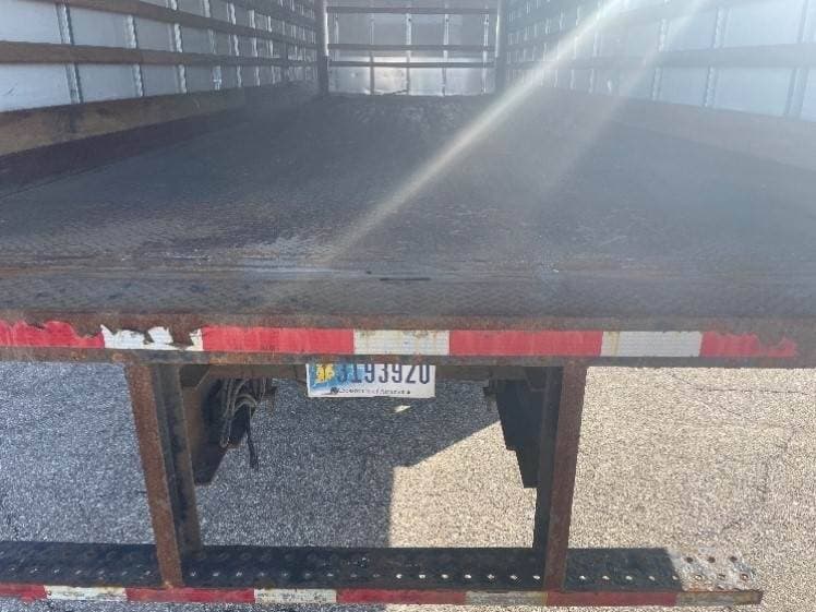 2022 International MV607 Box Truck - 240HP, 6 Speed Automatic, Roll up Door image 9