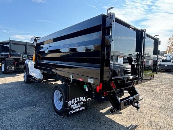 2024 Ford F550 image 4