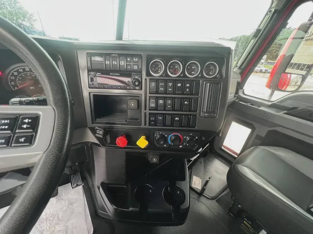 Used 2022 MACK Conventional - Sleeper Truck - ANTHEM For Sale image 2