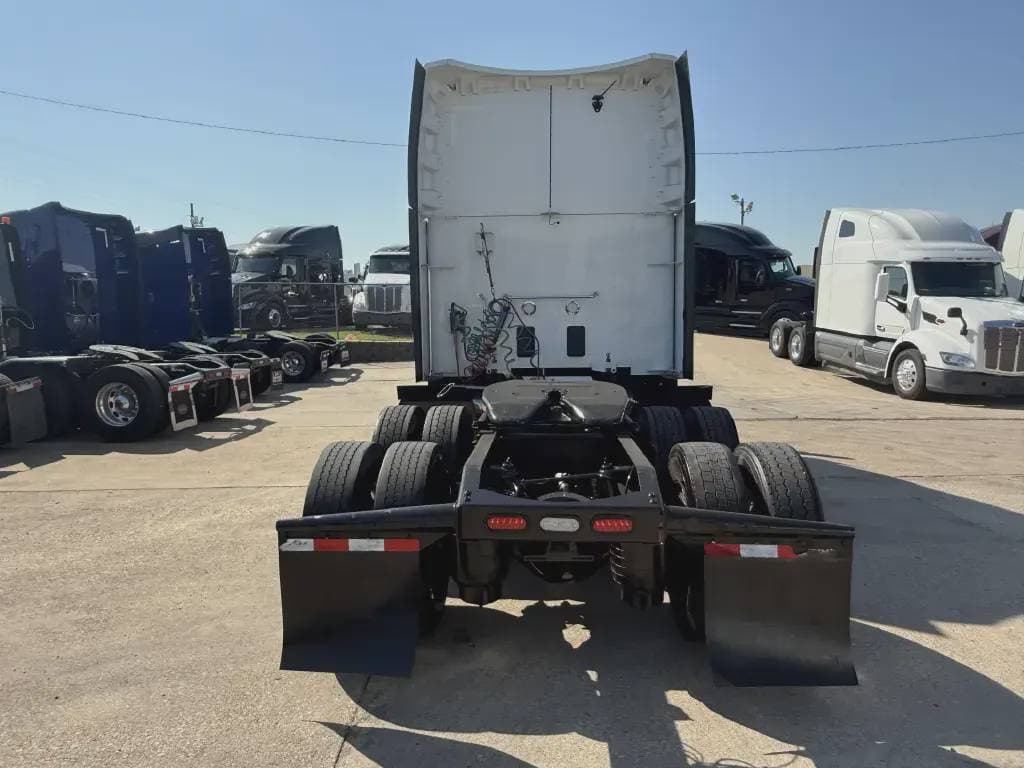 2022 Peterbilt 579 image 6