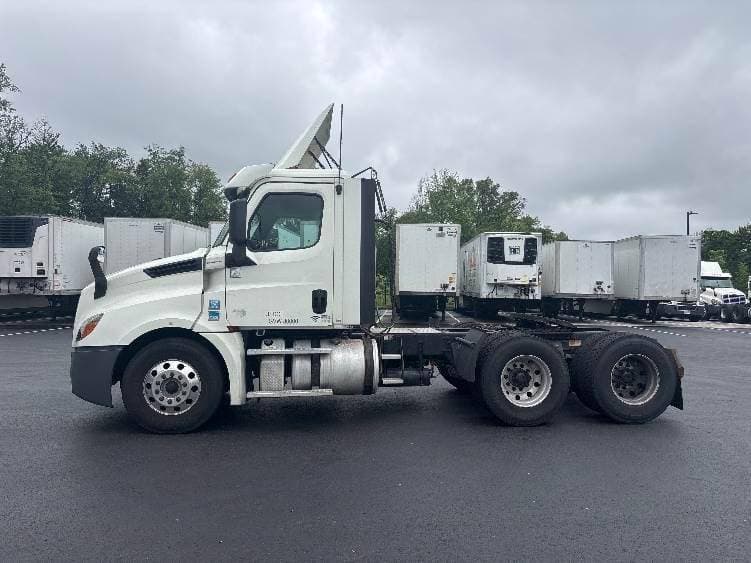 2018 Freightliner Cascadia image 11