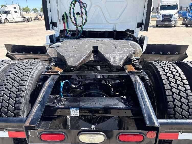 Used 2020 FREIGHTLINER CASCADIA 126 Conventional - Sleeper Truck in FORT WORTH, TX image 13