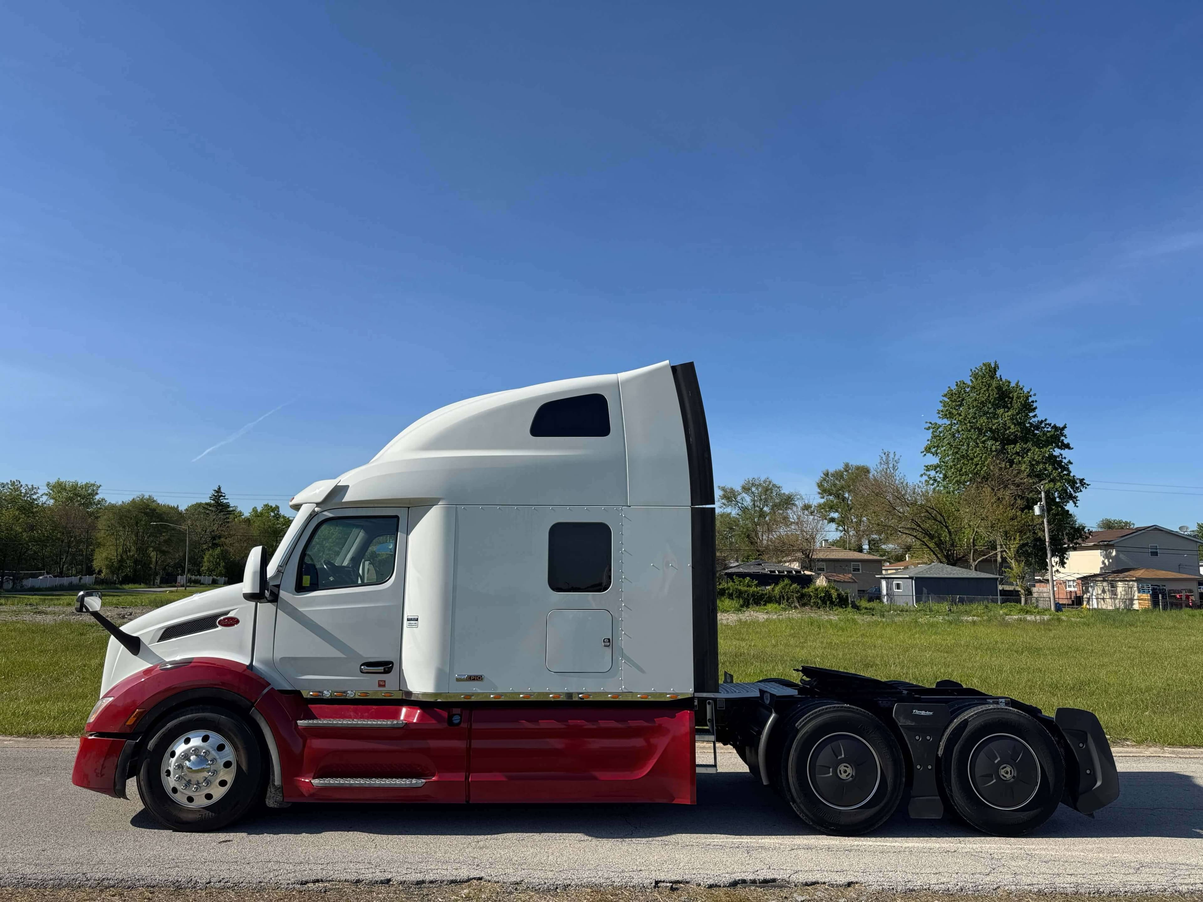 2023 Peterbilt 579 image 4