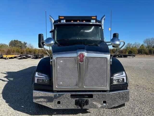 2023 Kenworth T880 image 6
