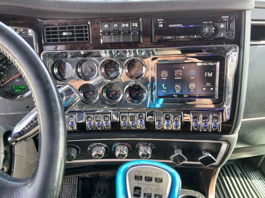 Used 2023 KENWORTH W900L image 19