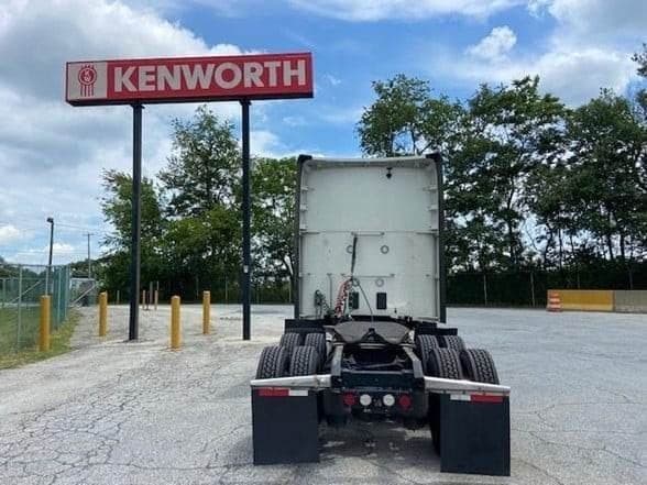 2020 Kenworth T680 image 3