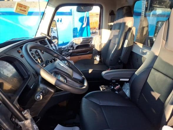 2026 Kenworth T880 image 13