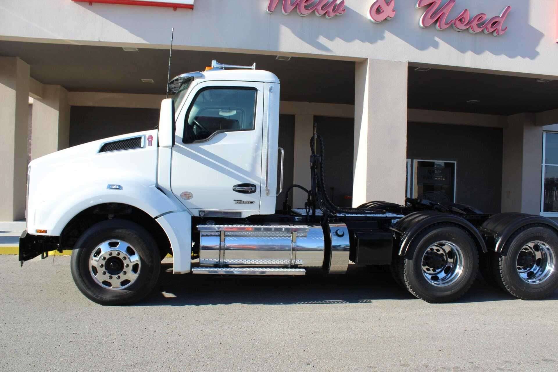 2023 Kenworth T880 image 3