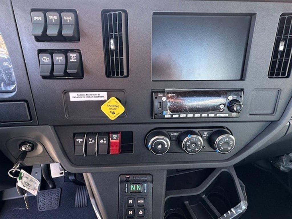 New 2026 KENWORTH T380 image 14