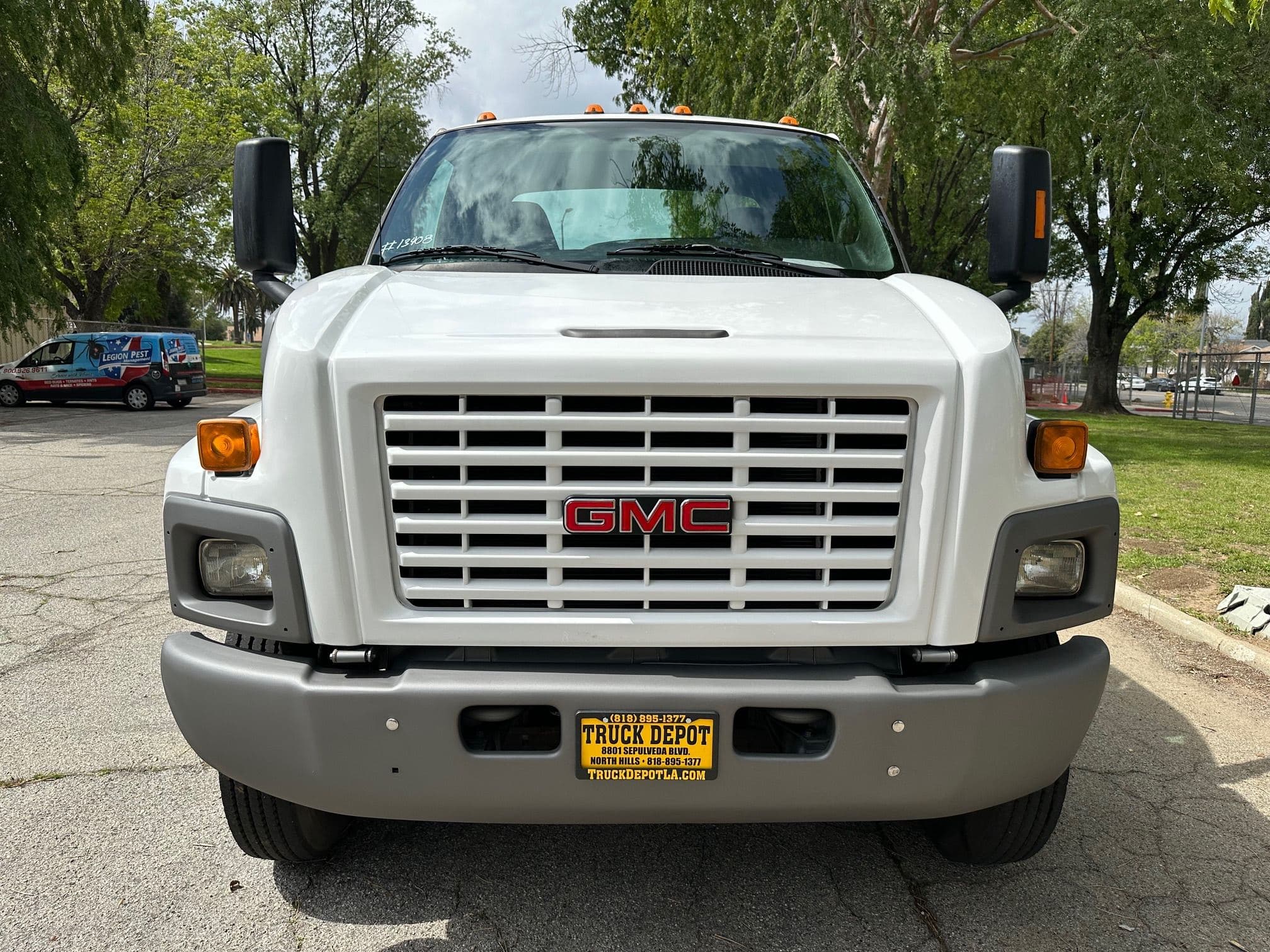 2008 GMC TOPKICK C6500 Cab and Chassis image 7