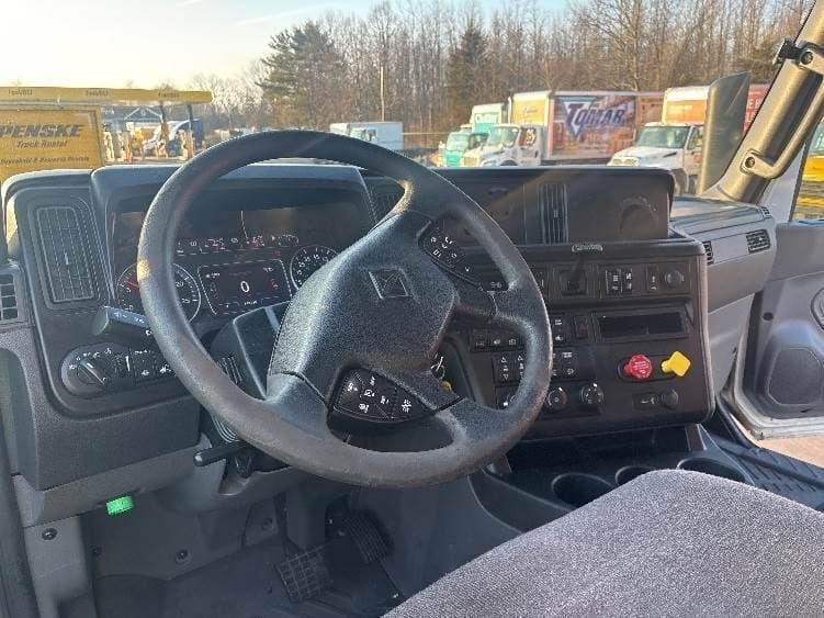 2023 International LT625 Sleeper Semi Truck - 73" Integral Sleeper, Cummins 450HP, 12 Speed Automatic image 4