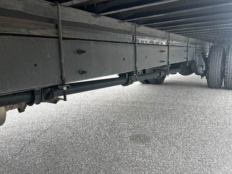 2022 International MV607 Box Truck - 220HP, 6 Speed Automatic, Roll up Door image 5