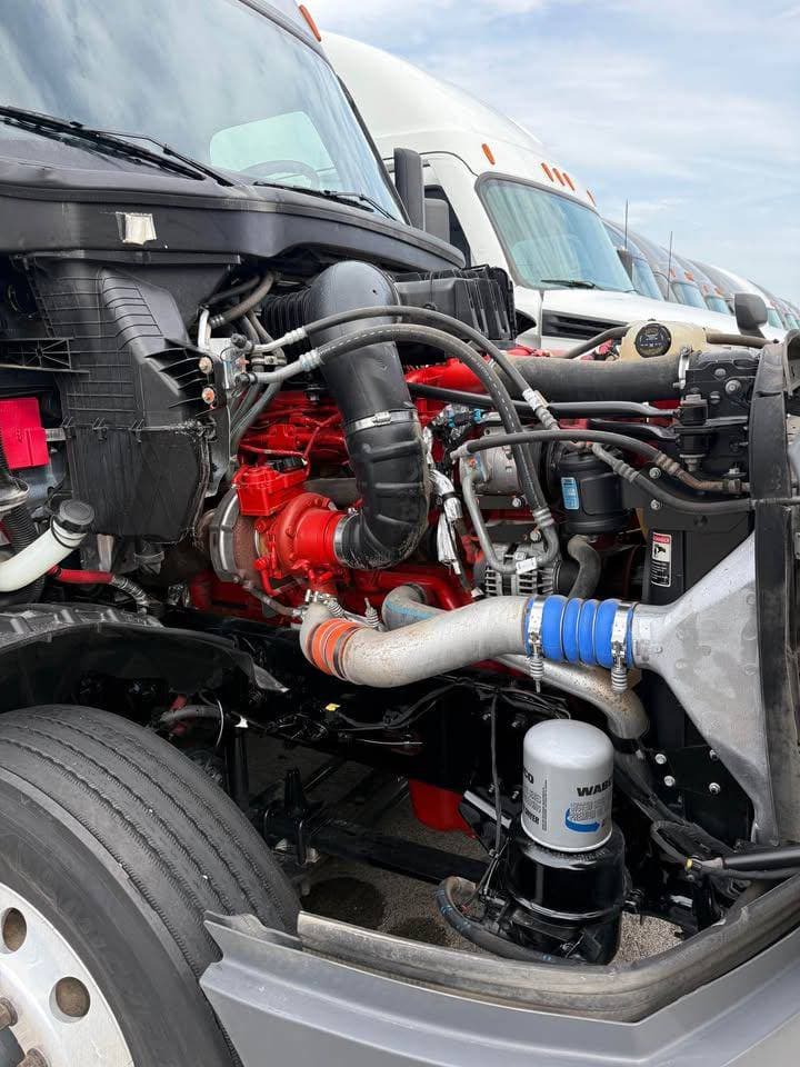 2024 Freightliner Cascadia image 3