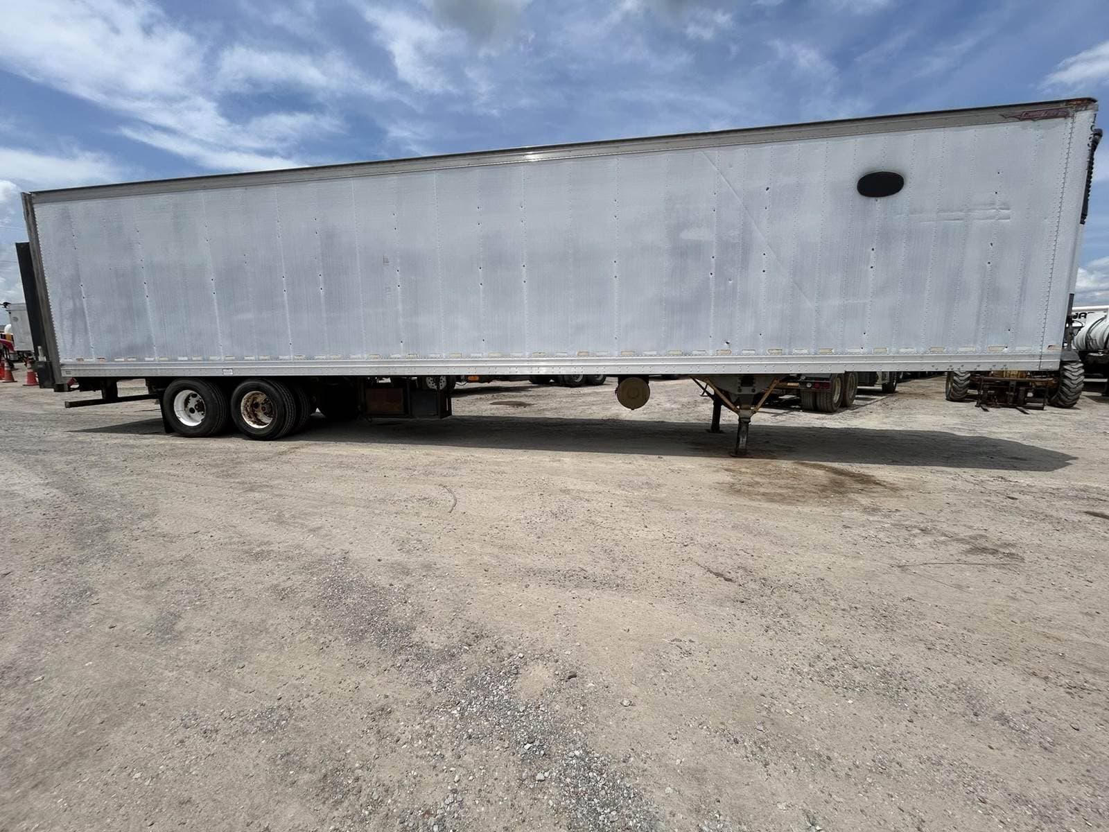 2009 Great Dane 48 ft Reefer Trailer - Sliding Axle, Roll up Door, Liftgate, Carrier image 4
