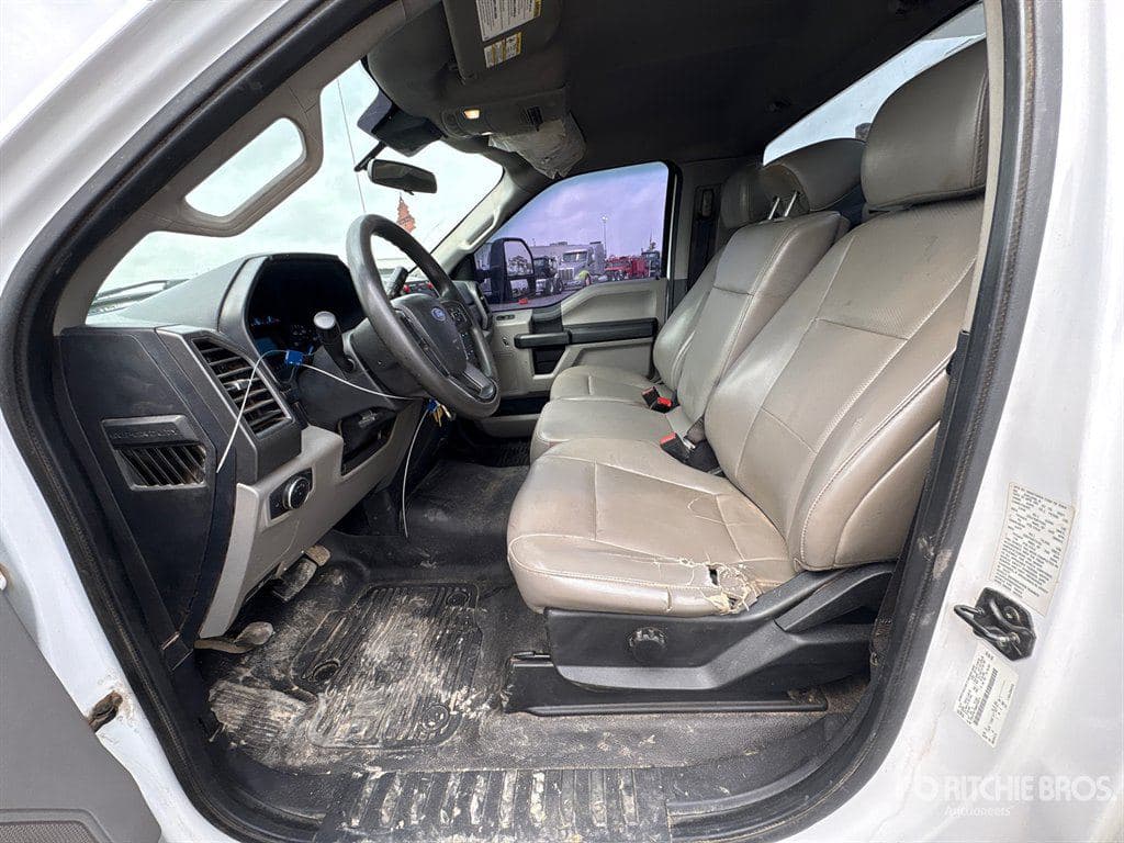 2021 Ford F550sd image 15