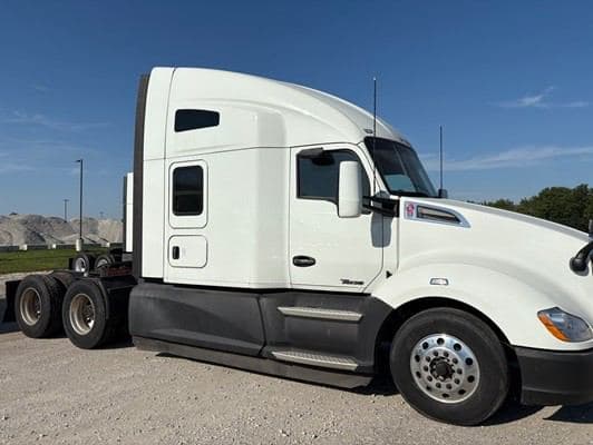 2021 Kenworth T680 STK#611686 image 1