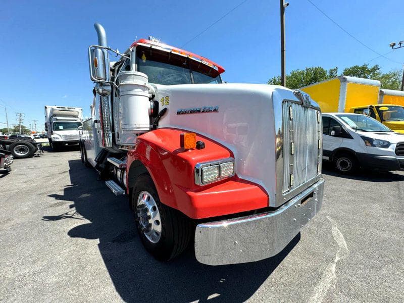 2017 Western Star 4900 image 3