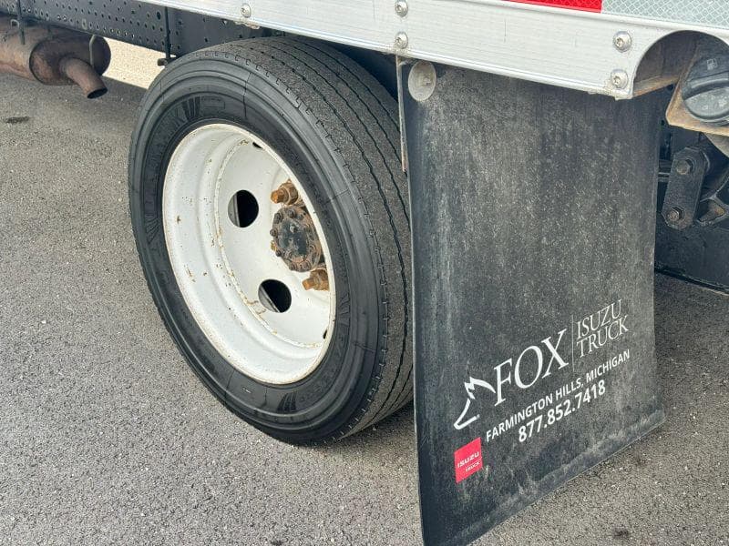 2019 Isuzu NPR image 10